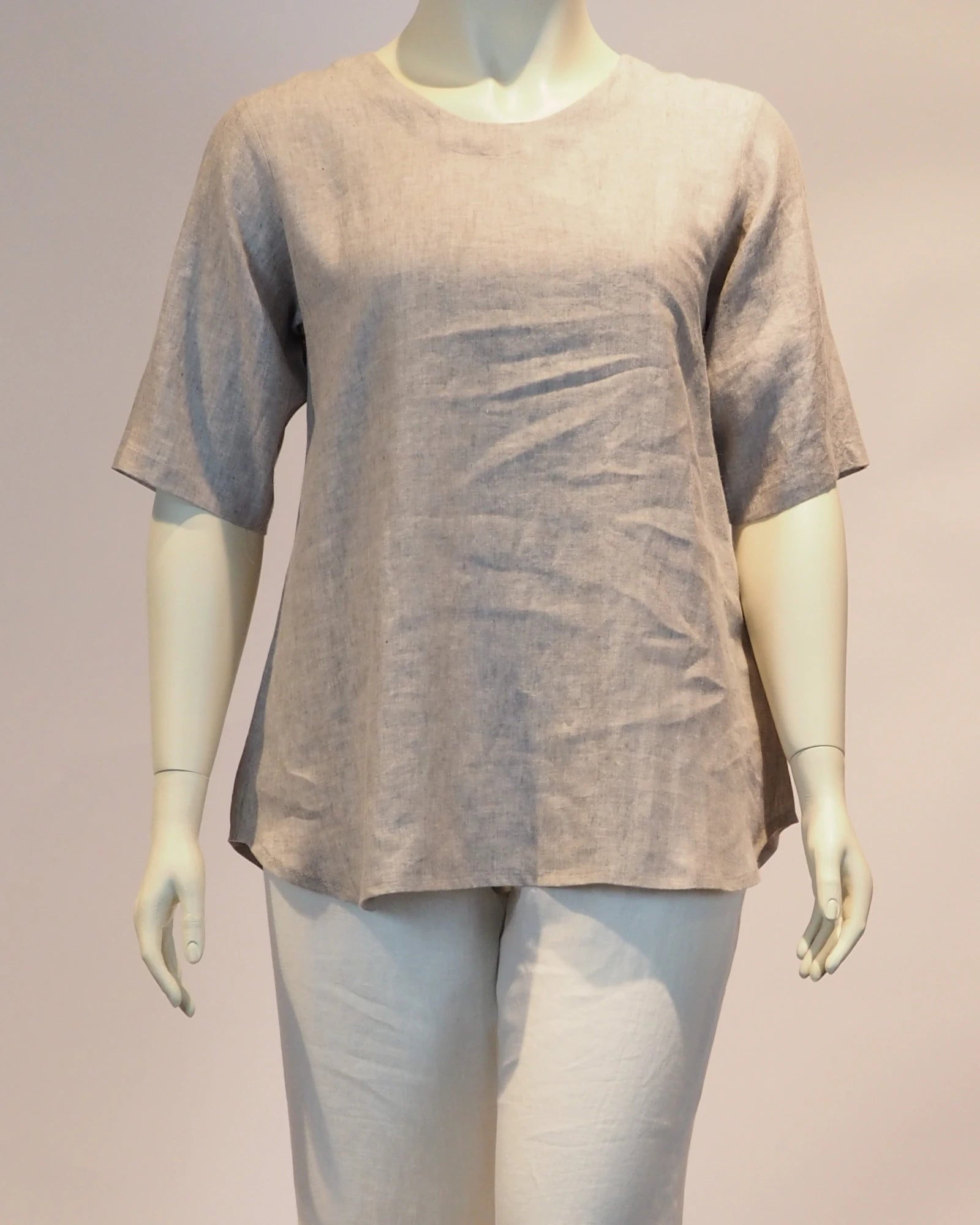 Plus Size Leinen-Shirt Paula in natur von vorn von Katrin Kiesler Berlin