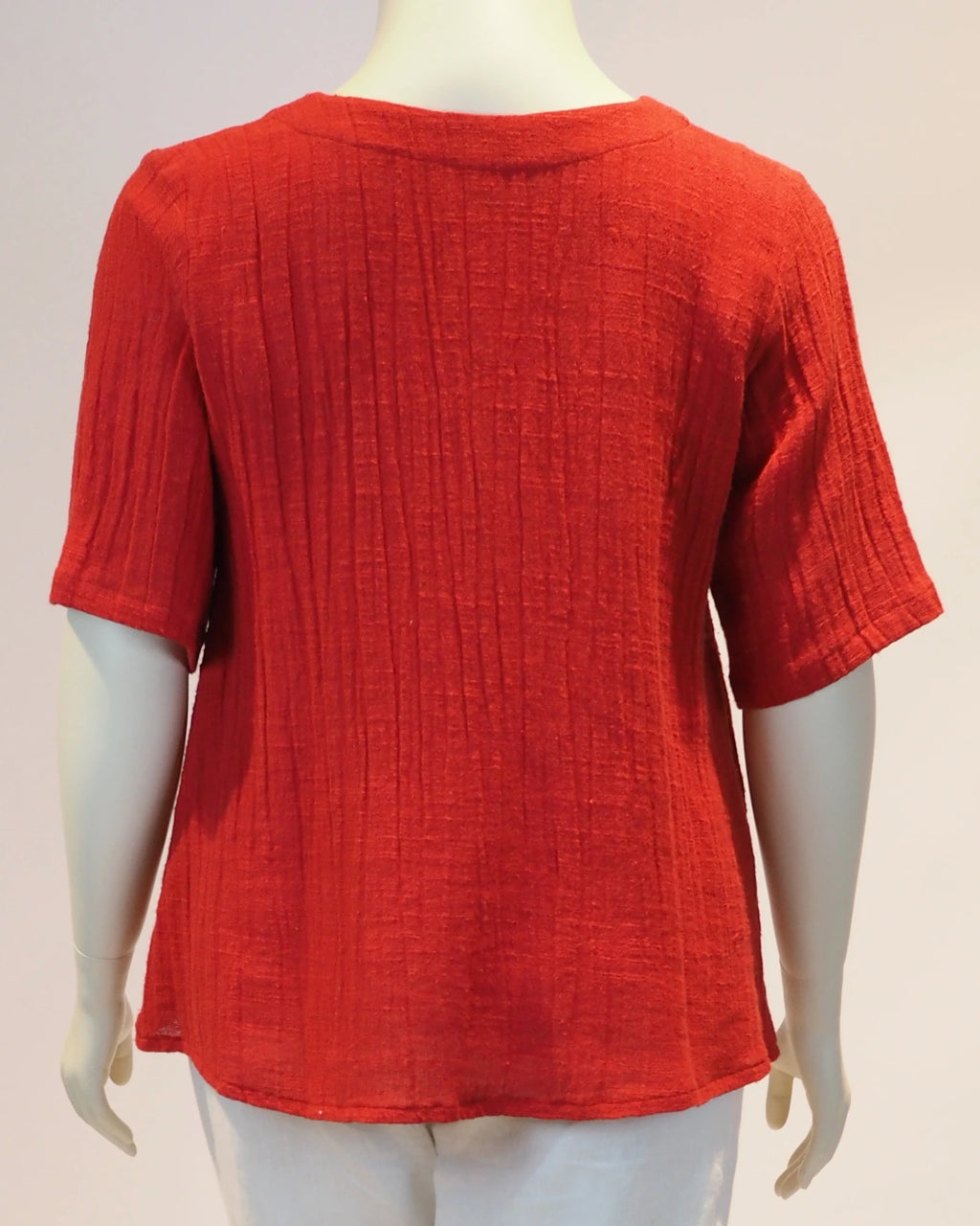 Plus Size Leinen-Shirt Sophia in rot von hinten von Katrin Kiesler Berlin