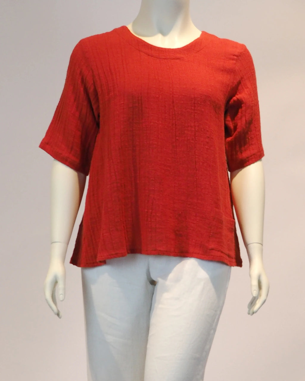 Plus Size Leinen-Shirt Sophia in rot von vorne von Katrin Kiesler Berlin