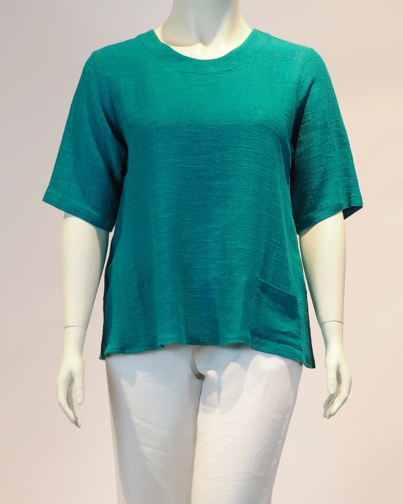 Plus Size Leinen-Shirt Sophia in türkis von vorne von Katrin Kiesler Berlin